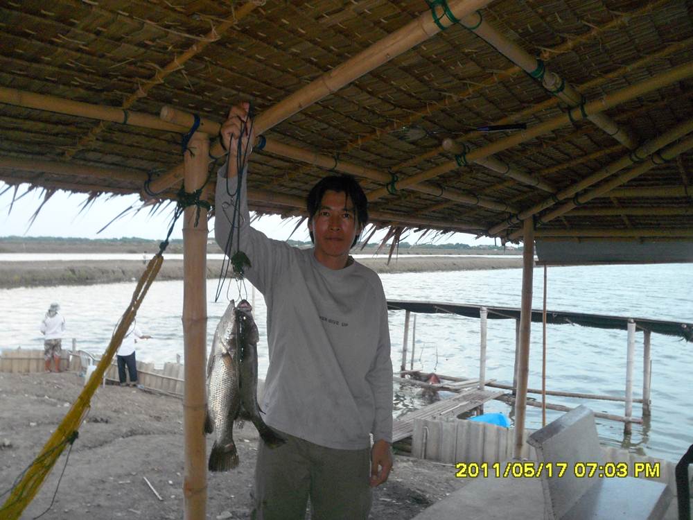 +++จันทร์-อังคารที่ "บ่อน้องพลอย"+++