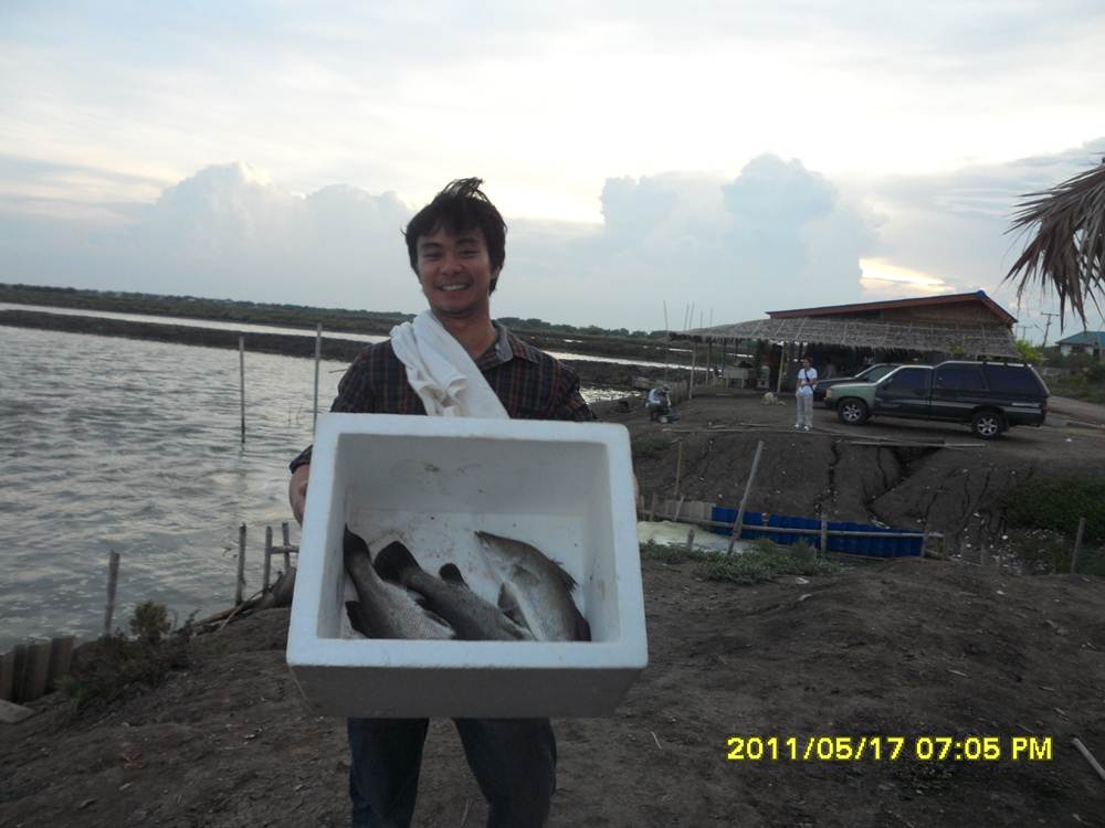 +++จันทร์-อังคารที่ "บ่อน้องพลอย"+++