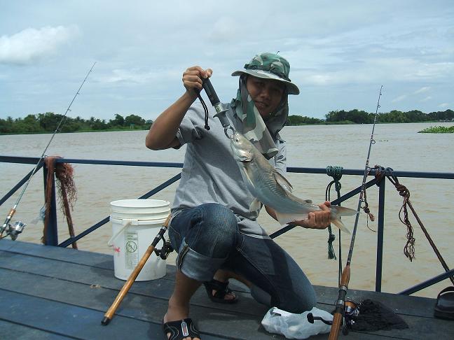 วันพักผ่อน ที่เรือนแพ fishing