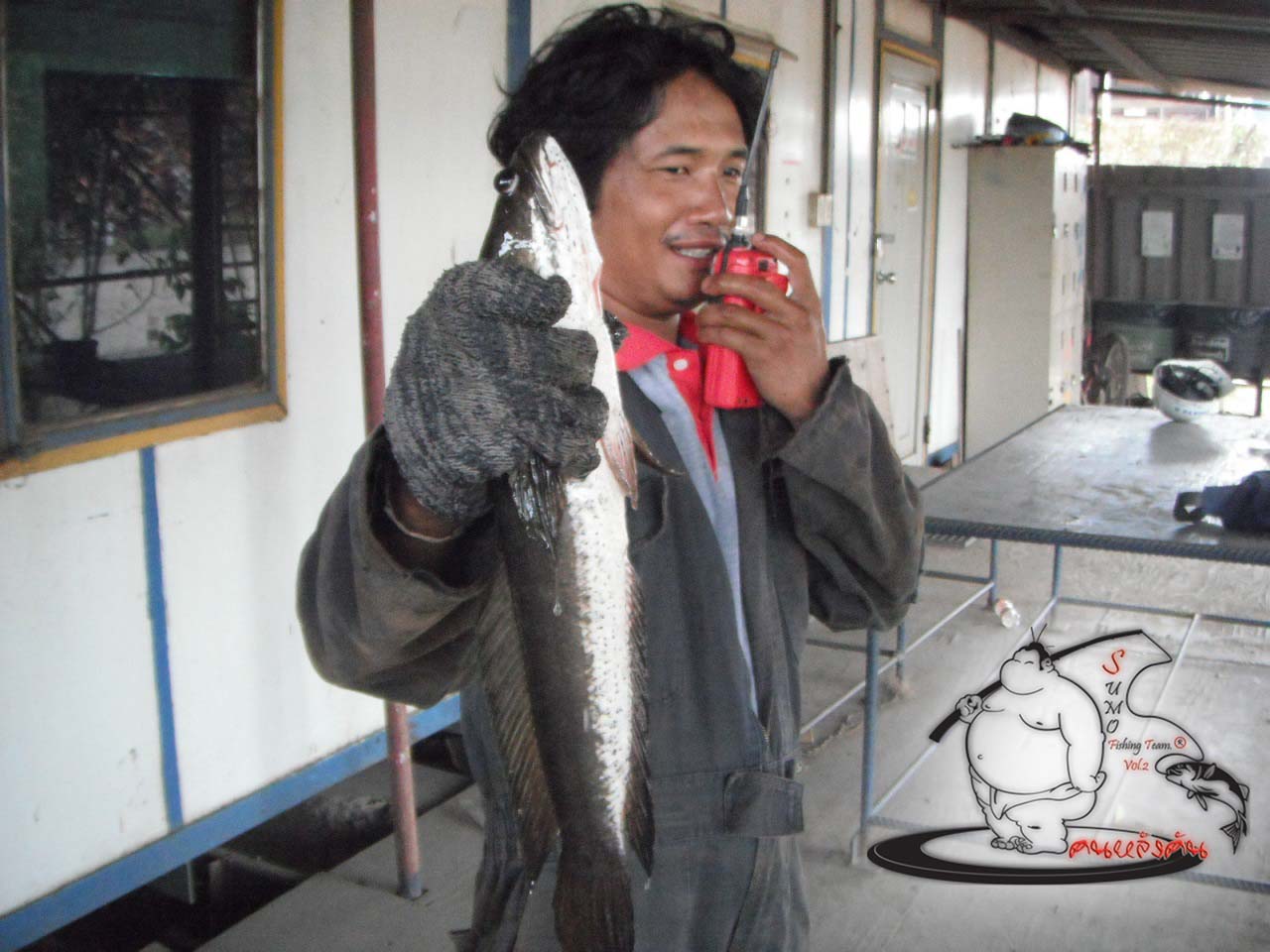 SUMO FISHING TEAM ทำงานด้วยตกปลาด้วยเอาพอแค่ได้กิน