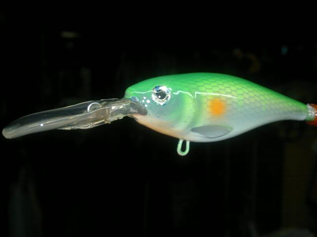 มือใหม่โคราช(เหยื่อเก่าๆทำสีใหม่ครับ)rapala