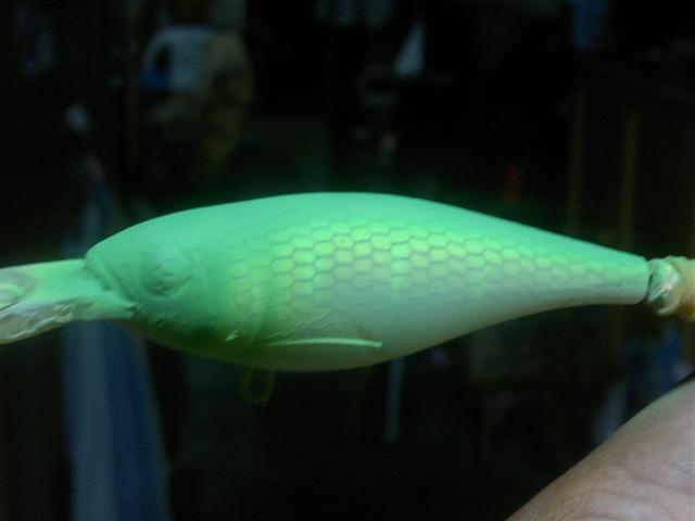 มือใหม่โคราช(เหยื่อเก่าๆทำสีใหม่ครับ)rapala