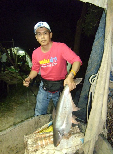 บ่อตกปลาลุงณัฐ ปลายไกด์วันเสาร์ที่ 8 กันยายน 2555