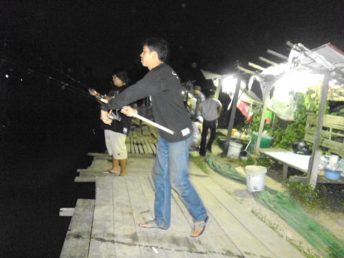 บ่อตกปลาลุงณัฐ ปลายไกด์วันอาทิตย์ที่ 9 กันยายน 2555