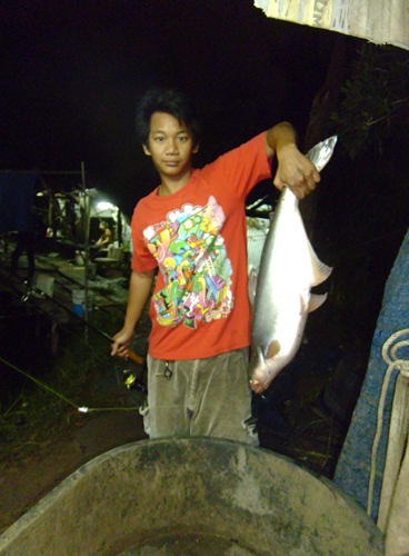 บ่อตกปลาลุงณัฐ ปลายไกด์วันพุธที่ 12 กันยายน 2555