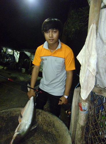 บ่อตกปลาลุงณัฐ ปลายไกด์วันพุธที่ 17 ตุลาคม 55