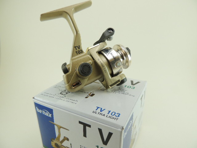 ขอถามรอกสองตัวนี้ครับ Shimano AX2500FB กับ BANAX tv 103