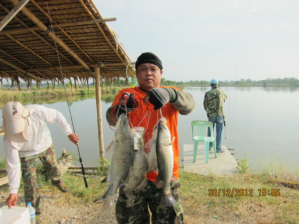 บ่อตกปลาน้องพลอย2