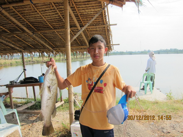 บ่อตกปลาน้องพลอย2