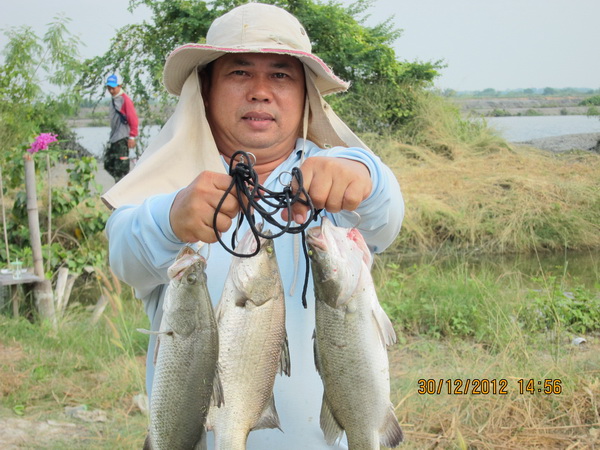 บ่อตกปลาน้องพลอย2
