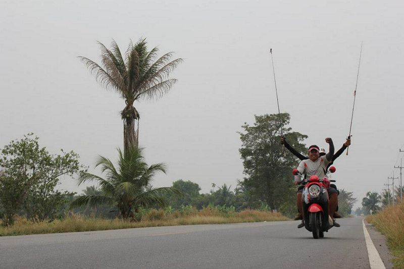 เพื่อชีวิตติดล้อ ตอนสุดมันส์ กับหมายข้างถนน