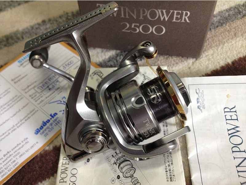 ร้านไหนขาย รอกShimano Twinpower 2011 เบอร์ 2500