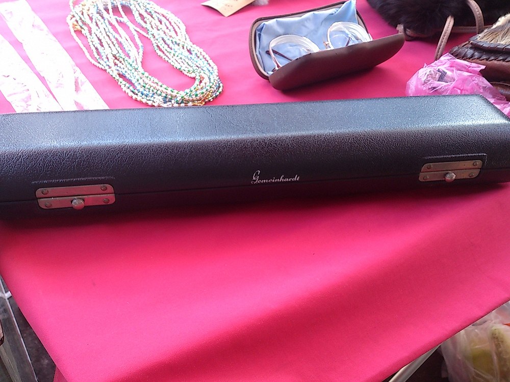 ขอนอกเรื่องนิดนึงครับ รบกวน ขอรายละเอียด Flute gemeinhardt F-200 CS ด้วยครับ ก