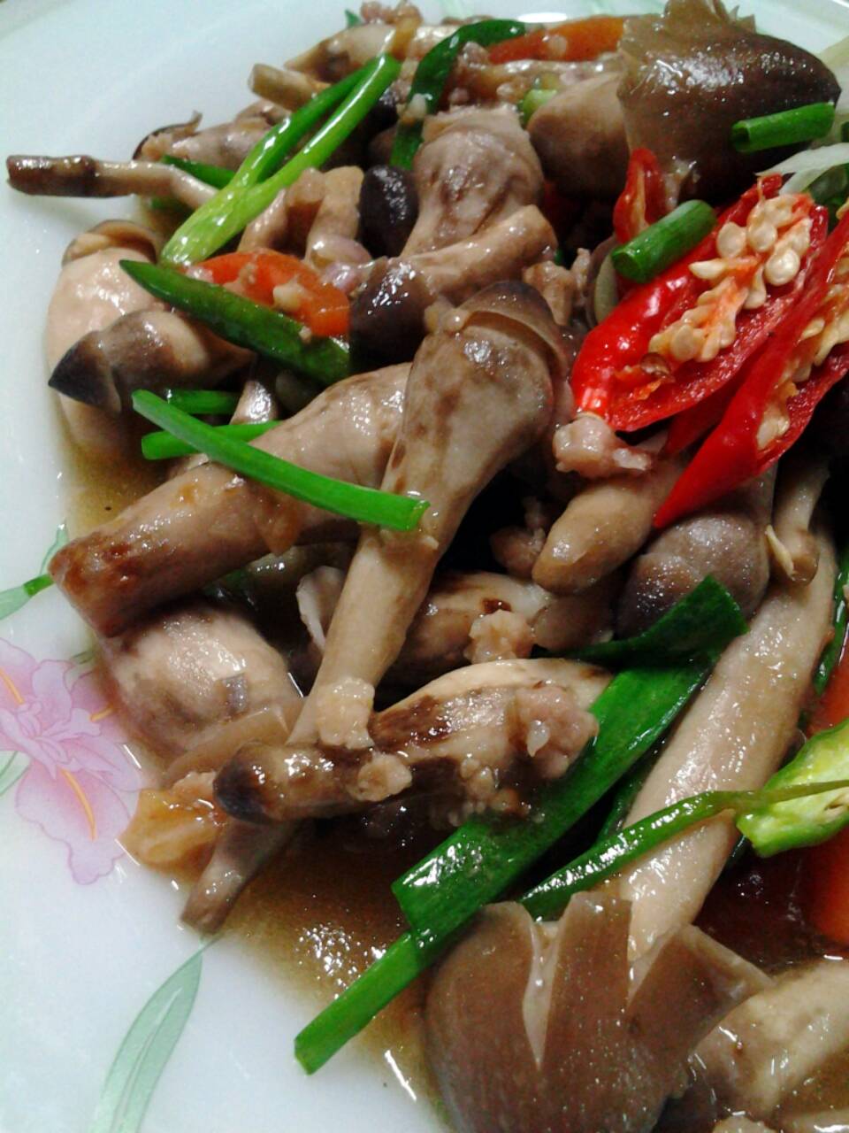 เห็ดโคนผัดน้ำมันหอย