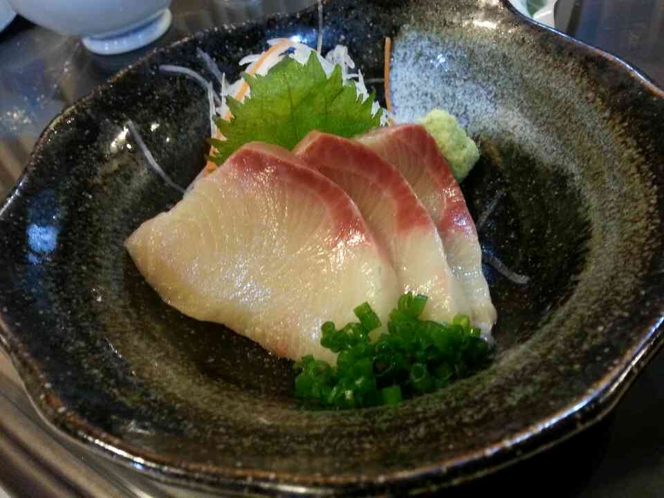 ส่งบ้าง Hamachi sashimi