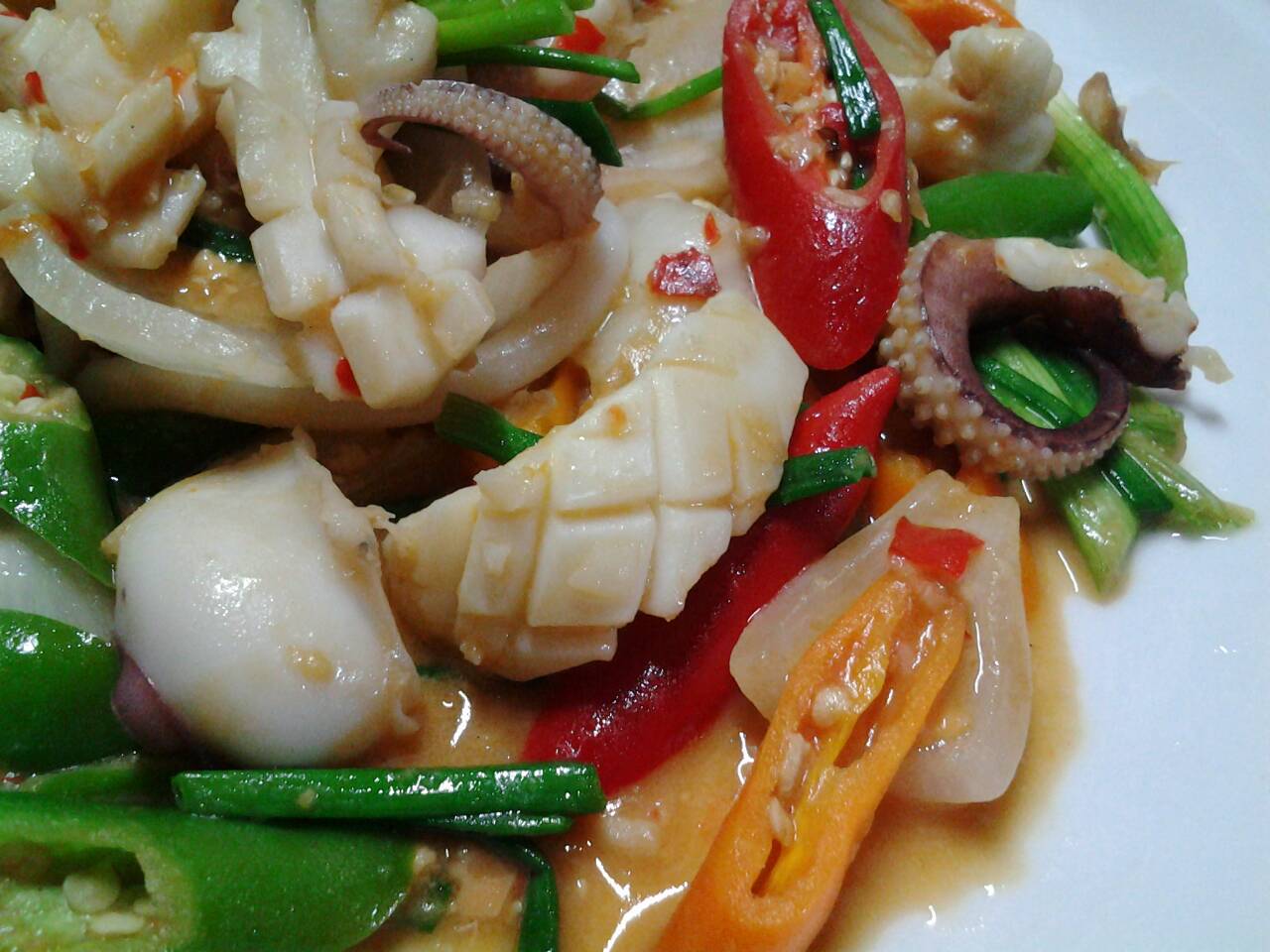 หมึกโหดผัดไข่เค็ม