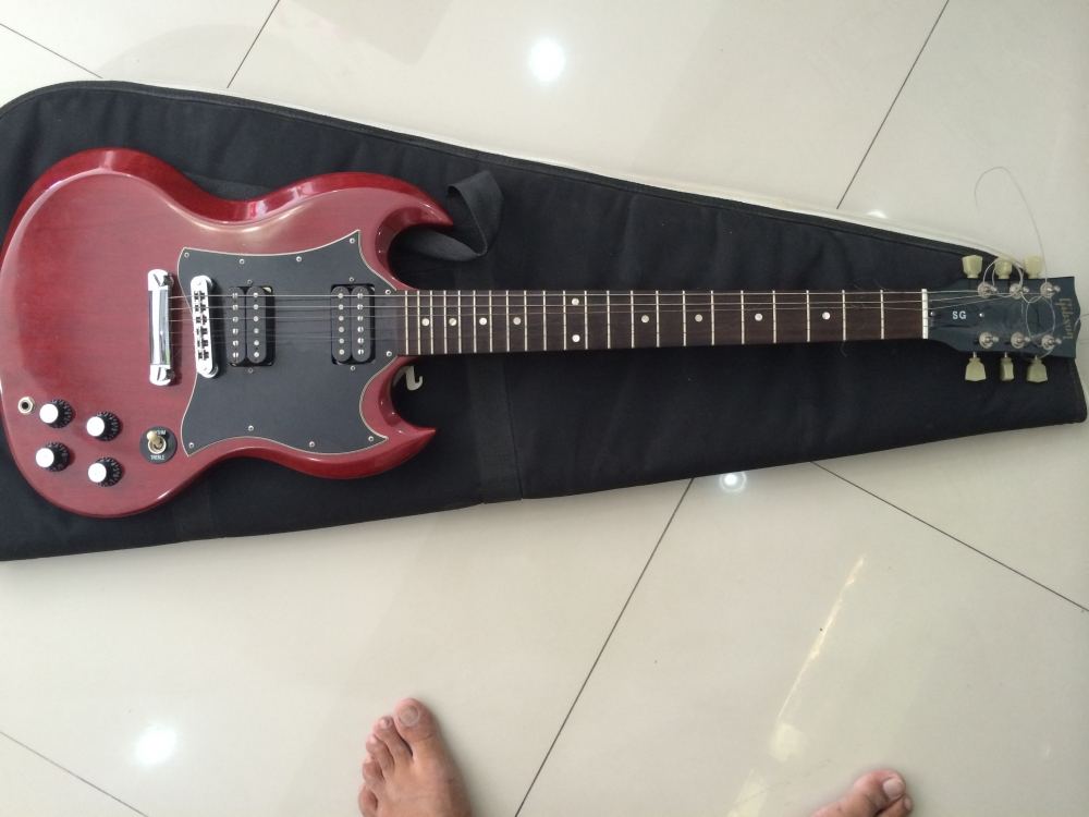 กีต้า gibson sg ขอทราบรายละเอียด ราคา ยังไง ของแท้รึเปล่า (ไม่ได้ขาย)