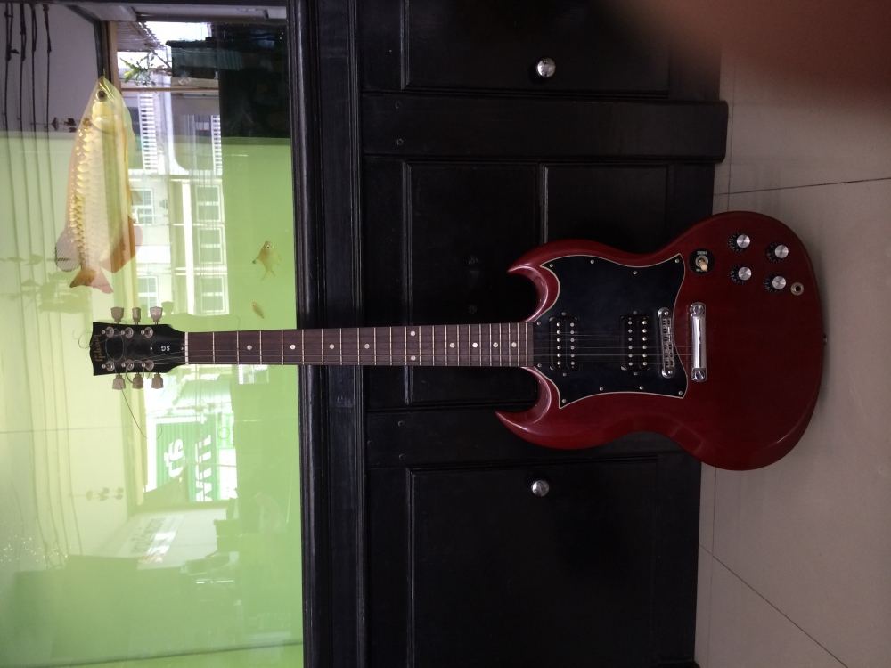 กีต้า gibson sg ขอทราบรายละเอียด ราคา ยังไง ของแท้รึเปล่า (ไม่ได้ขาย)