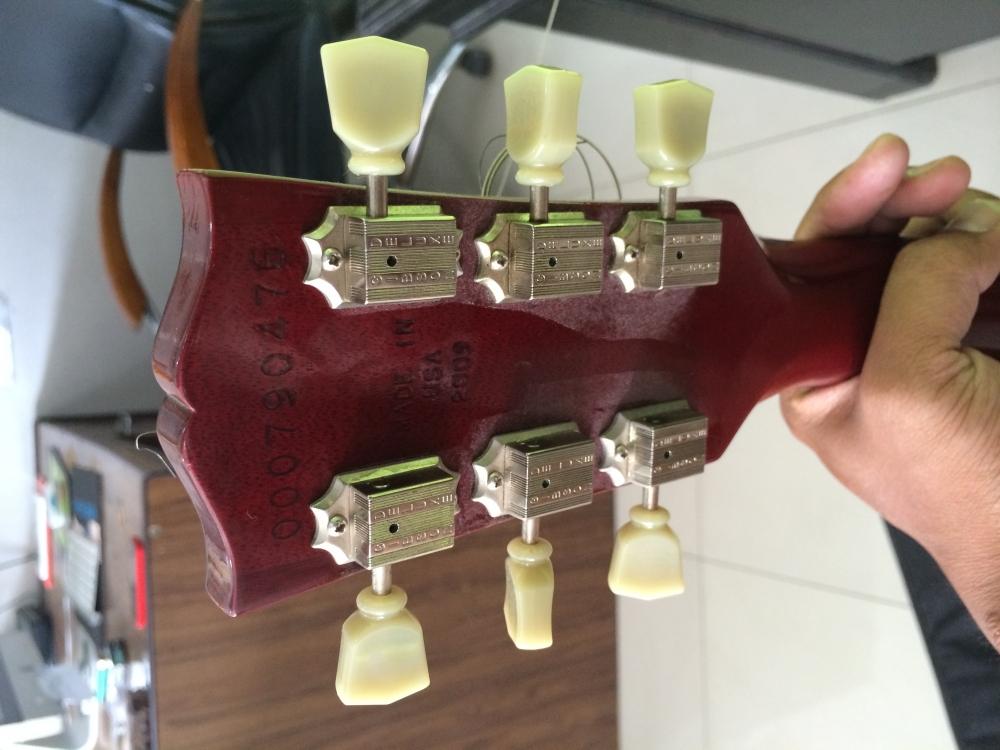 กีต้า gibson sg ขอทราบรายละเอียด ราคา ยังไง ของแท้รึเปล่า (ไม่ได้ขาย)