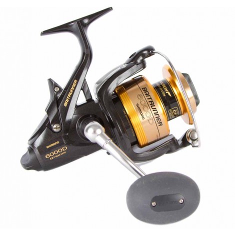 สอบถามขนาดบอดี้ของรอก Shimano Baitrunner 6000D กับ 8000D ครับ