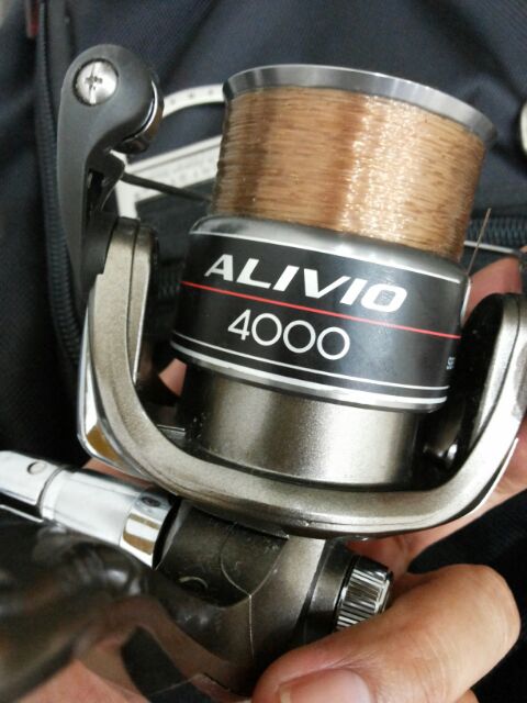 shimano รุ่นนี้สปูนทำจากแกร์ไฟต์ไช่หรือไม่ครับ