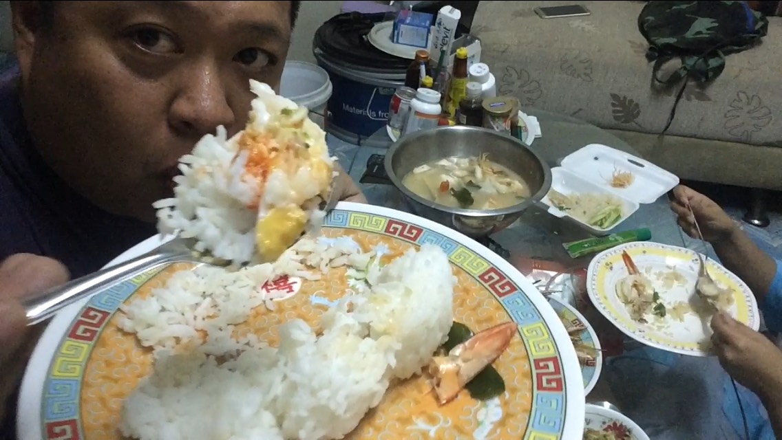 กุ้งแม่น้ำบางปะกง อร่อยแบบนี้เอง 