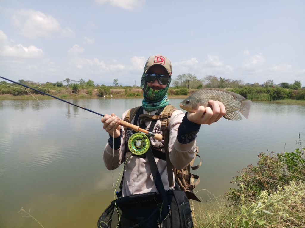 พาเพื่อนฝรั่งไปตกปลา(Ajing vs fly fishing) 