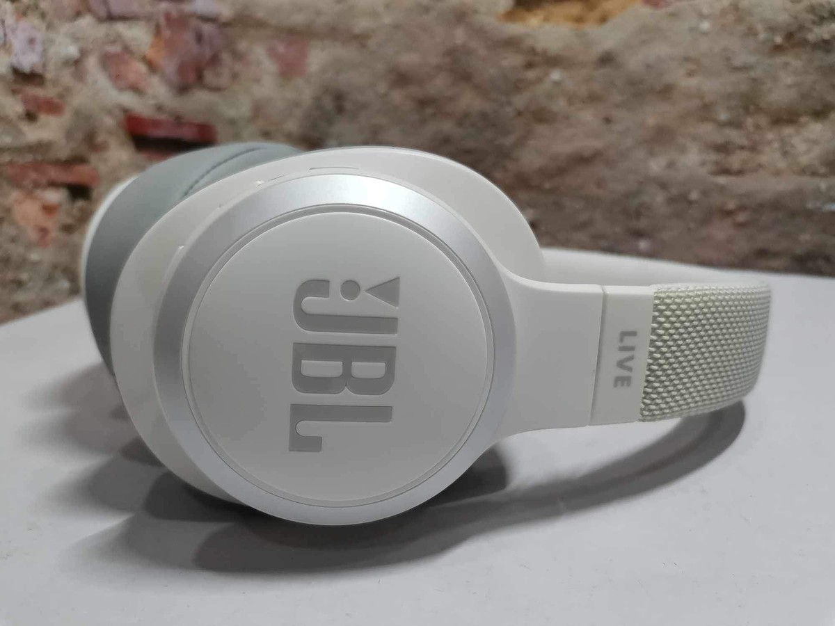 หูฟังไร้สายมือหนึ่ง JBL Live 500 Wireless Headphone สีขาว ของแท้100%