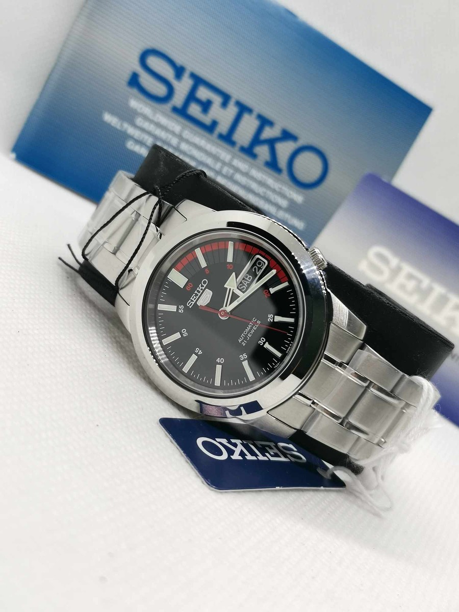 นาฬิกา SEIKO 5 Automatic  SNKK31K1
หน้าปัดดำแดง มือหนึ่ง ของแท้100%

-ตัวเรือนสแตนเลส
-สายสแตนเล