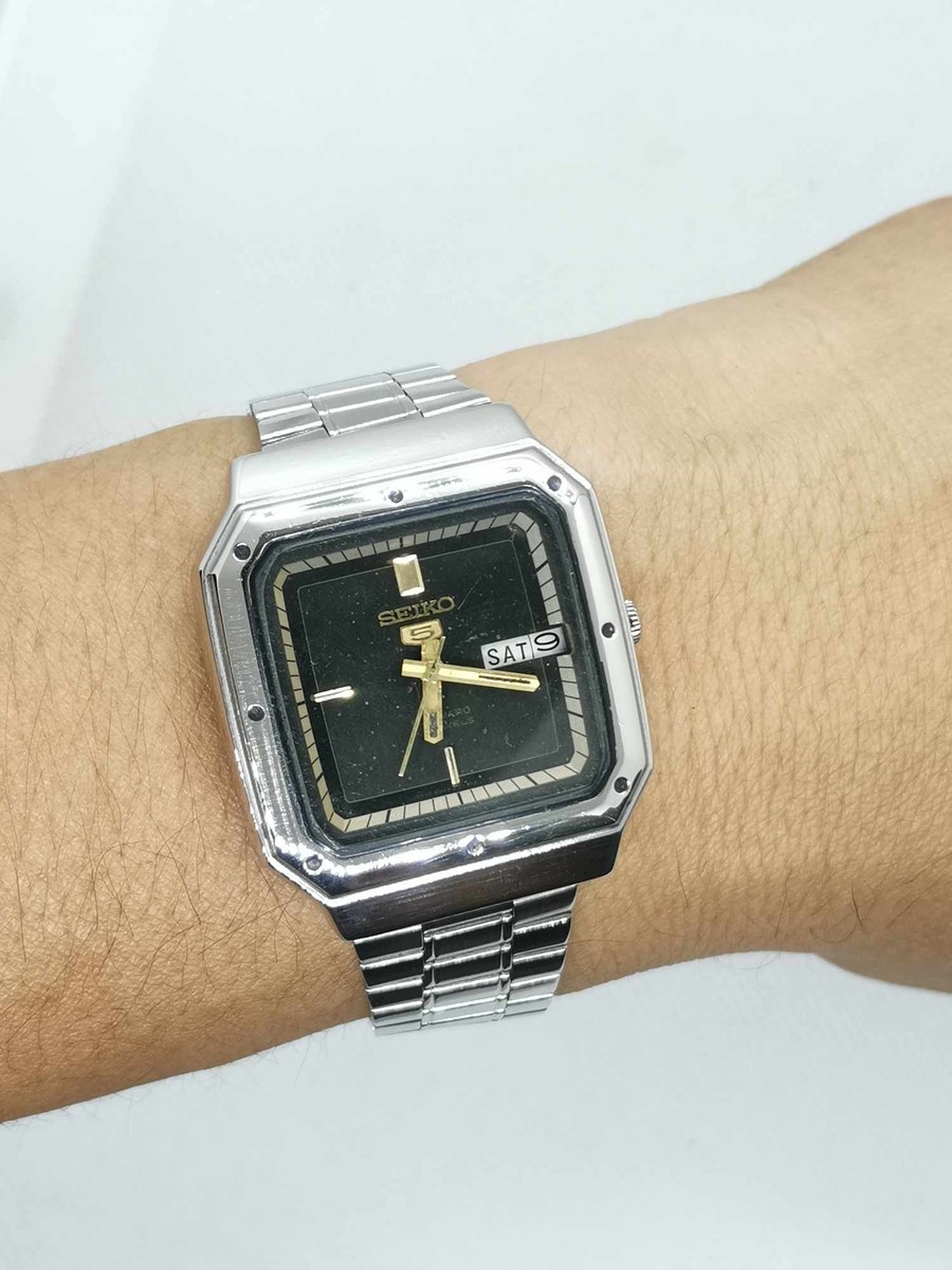 นาฬิกา Seiko 5​ Automatic หน้า​TV ของแท้100%
  มือสองสภาพสวยๆ ตัวเรือนขัดใหม่ทั้งเรือน
ล้างเช็คเคร