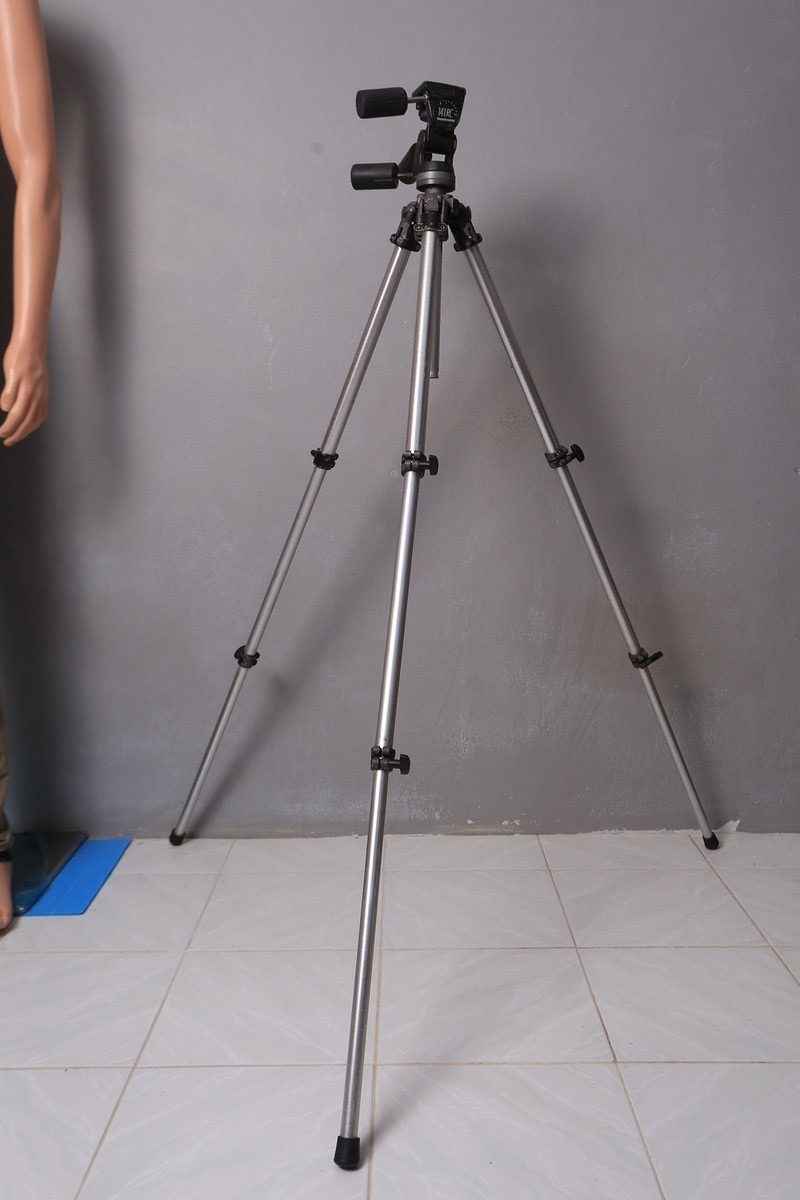 Manfrotto Professional Tripod 190/F105 with 141RC Head made in Italy (รุ่นเก่า)

