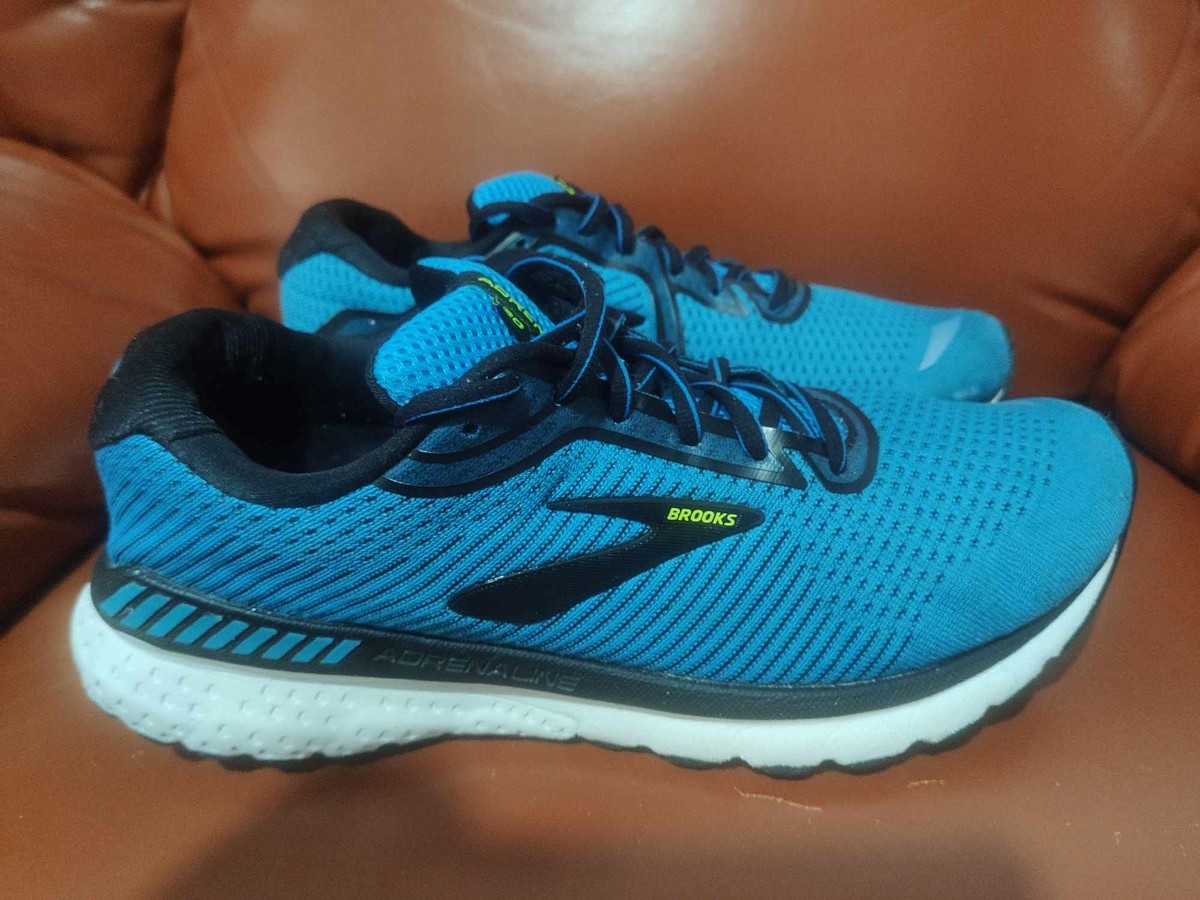 รองเท้าวิ่ง brooks adrenaline gts 20  สภาพดี   size 28 cm.