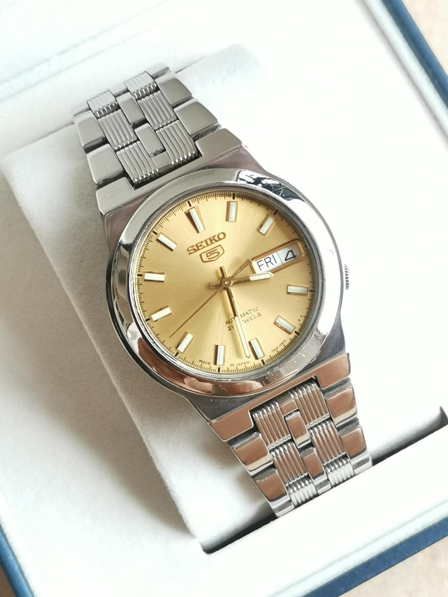 นาฬิกา  Seiko 5​ ​ Automatic​ กลไกลระบบเครื่อง 7s26  หน้าทองซาติน​ ฝากหลังเปลือย