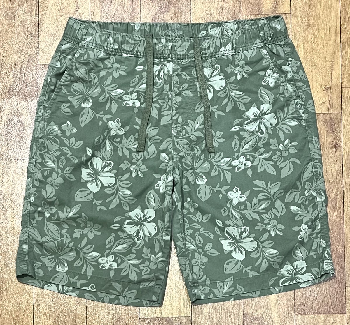 กางเกงขาสั้น UNIQLO FLORAL SHORT PANTS