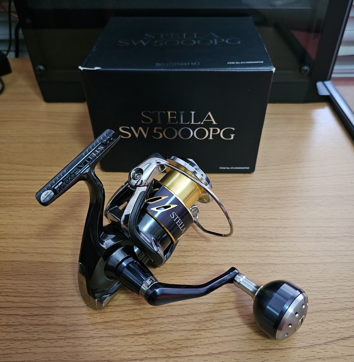 Vาย​รอก​ Shimano​ Stella​ SW5000PG ปี​ 13 สภาพน้องๆ​ ของใหม่​ อุปกรณ์​ครบ​