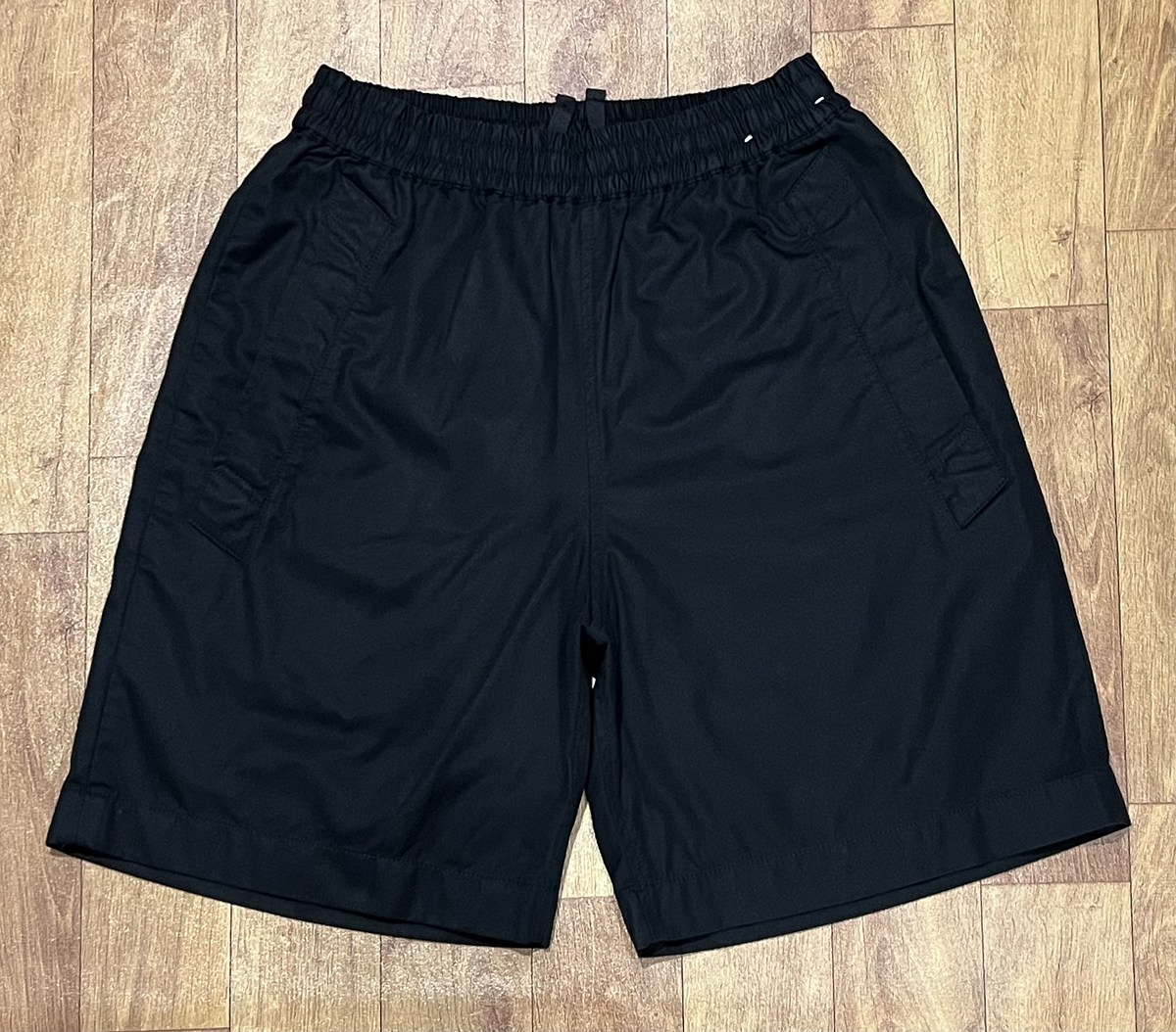 กางเกงขาสั้น UNIQLO U WIDE FIT SHORT PANTS