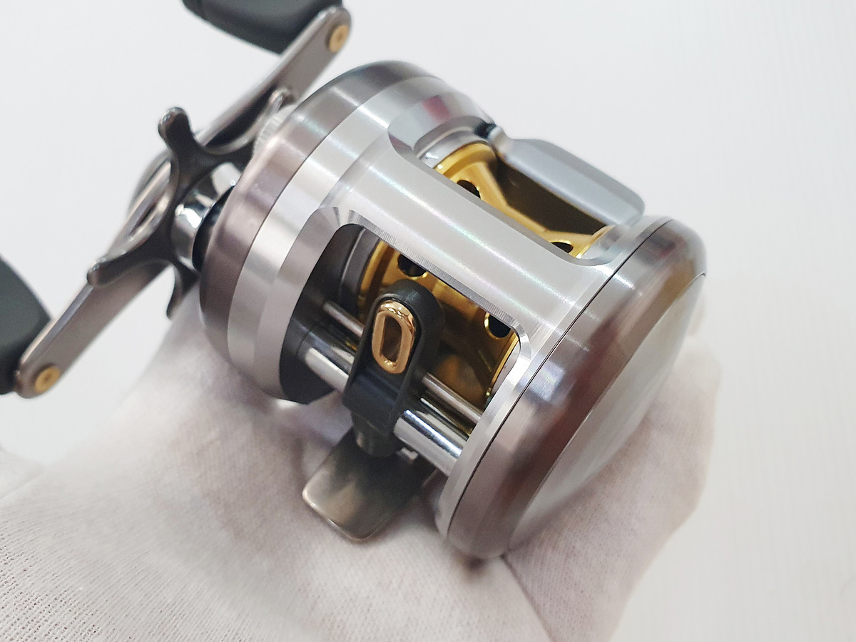  [q]

 [center] [b]*  *  *  *  DAIWA MILLIONAIRE CV-X 105 *  *  *  *[/b][/center]


[/q]