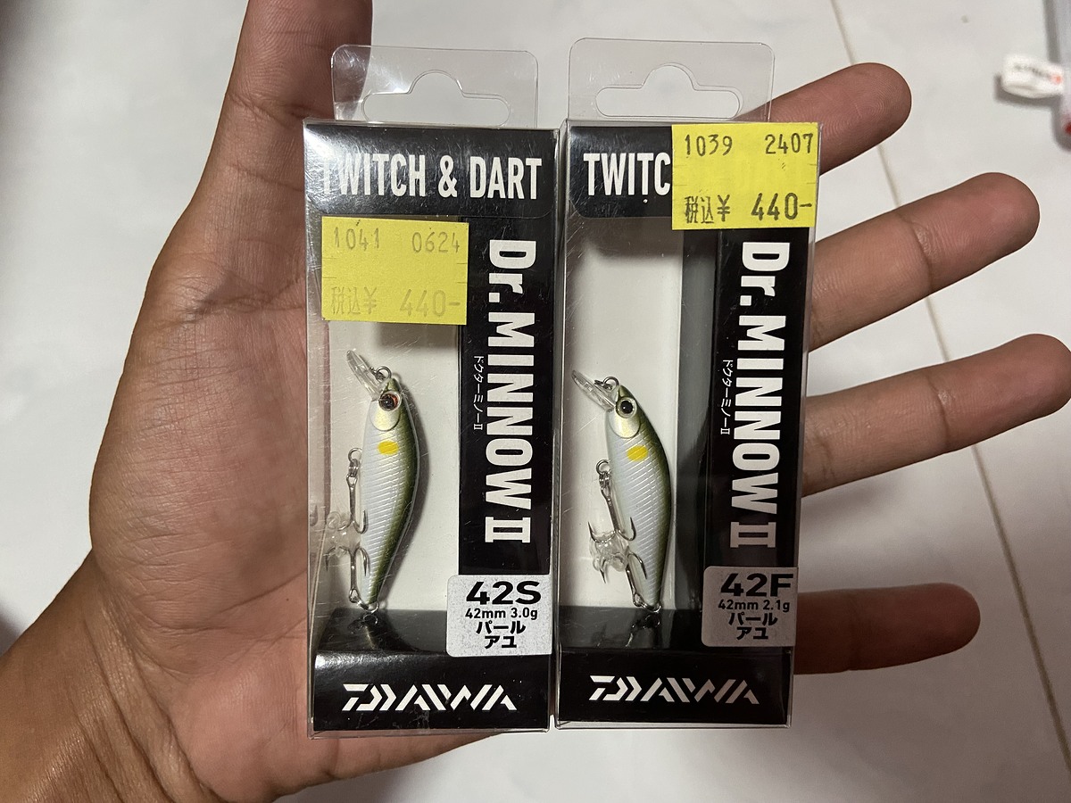 Daiwa Dr.minnow ii ขนาด 4.2เซนต์ สีอะยุ กล่องระบุเหมาะกับการเคาะ คู่นี้จม,ลอย เหมา 500 บาท แยกตัวละ 