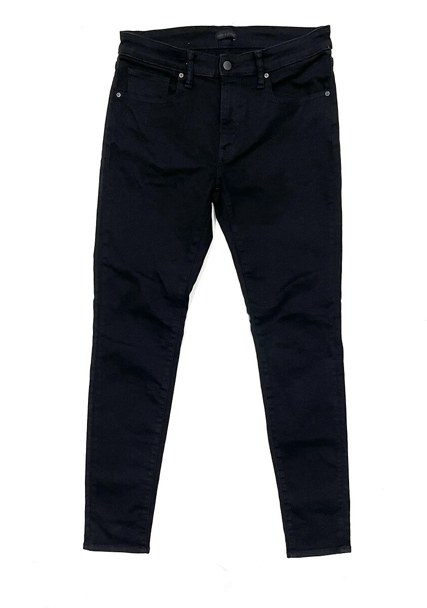 ~ € ~  กางเกงยีนส์ UNIQLO ULTRA STRETCH (32-33)    300.-   