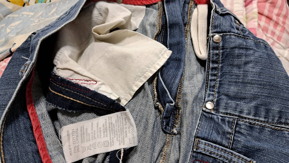 Levi's  รุ่น Engineer ขาสั้น 5 ส่วน
เอววัดจริง 34 นิ้ว กางเกงยาวทั้งตัว 25 นิ้ว   
ปลายขากว้าง 10.