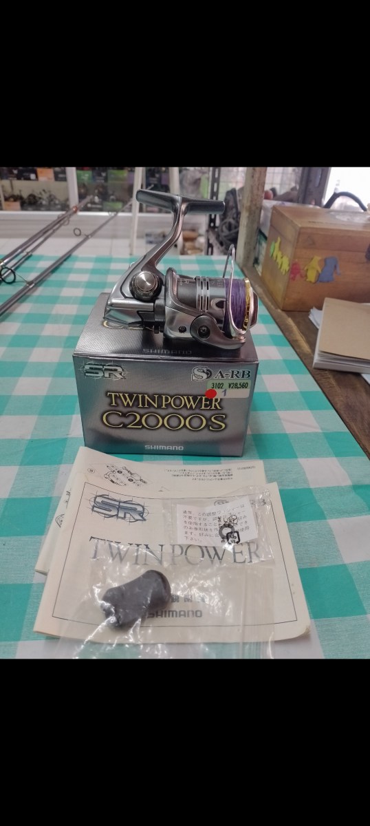 ขายรอกสปิน shimano twin power 2000sมีกล่อง