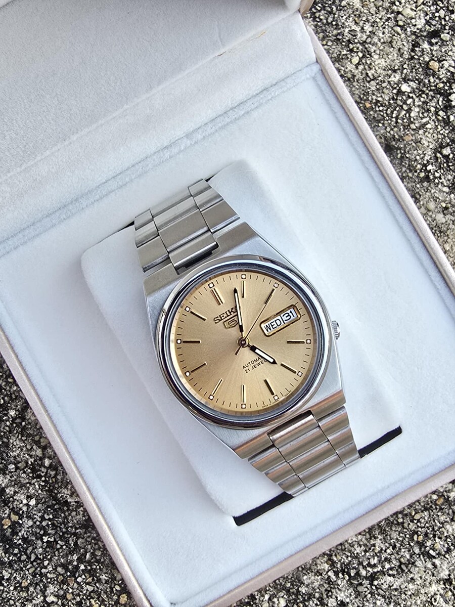 นาฬิกา Seiko 5​ Automatic
กลไกลระบบเครื่อง 6309 หน้า​ทองVintage
หลักแท่งทอง
=====#ของแท้100%====
