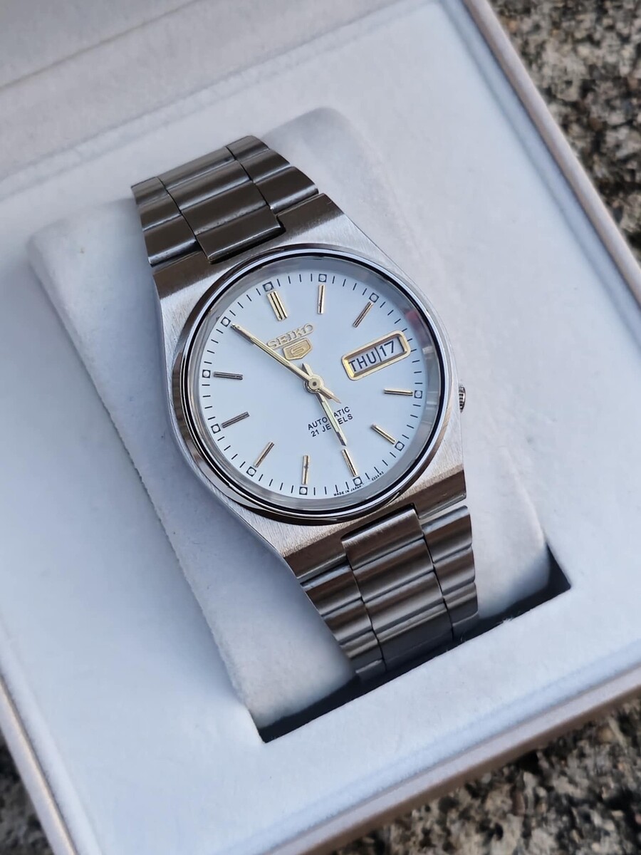 นาฬิกา Seiko 5​ Automatic
กลไกลระบบเครื่อง 6309 หน้า​ขาวVintage
หลักแท่งทอง
=====#ของแท้100%====
