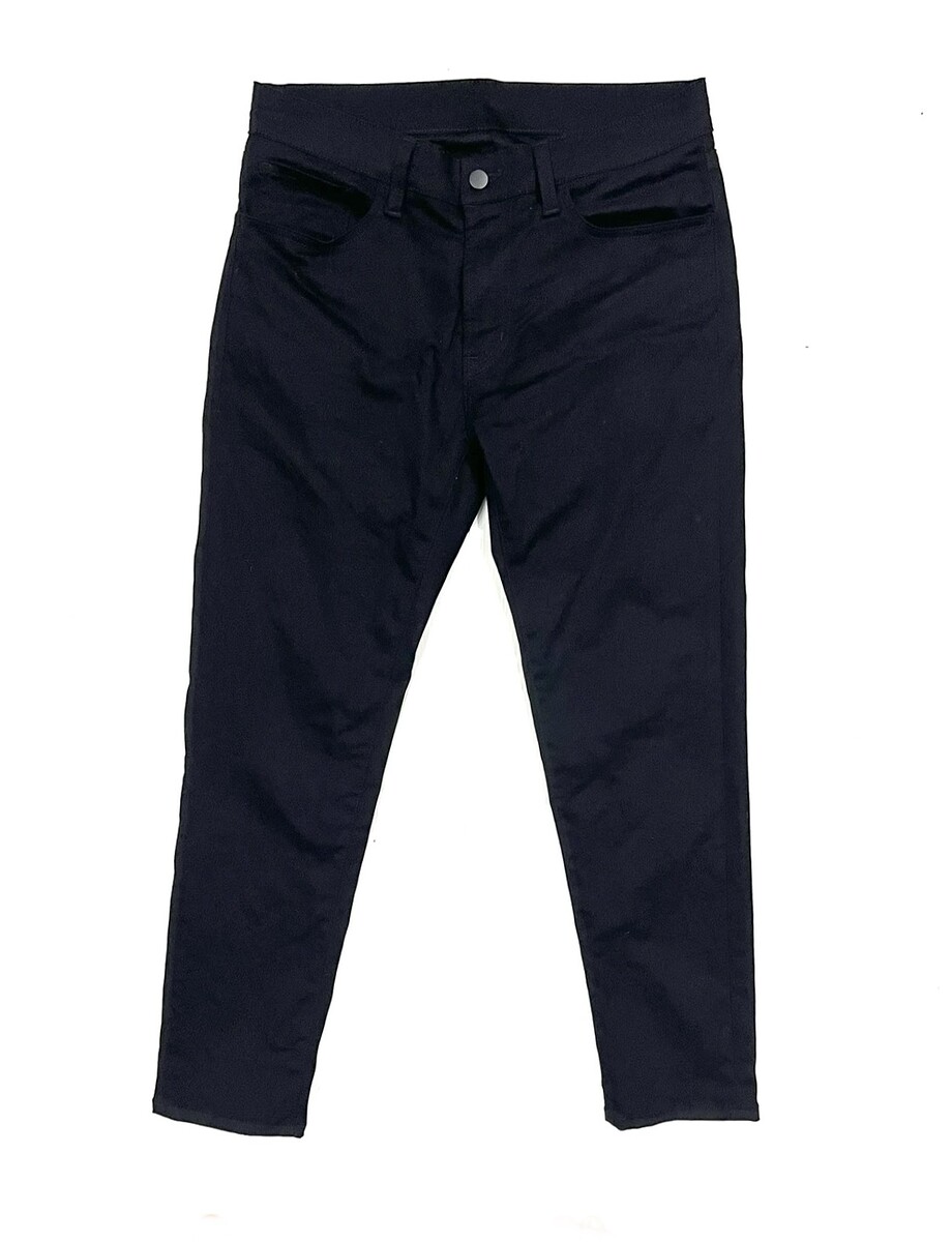 ~ € ~  กางเกง UNIQLO ULTRA STRETCH (32-33)    300.-   