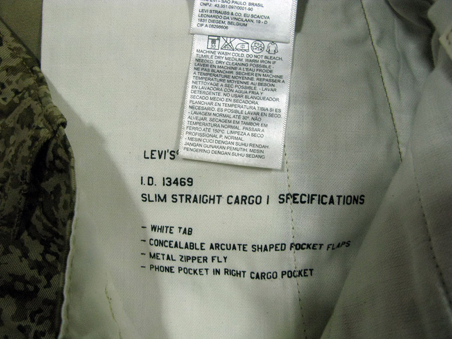 Levi's Slim Straight Camo Cargo Pants 