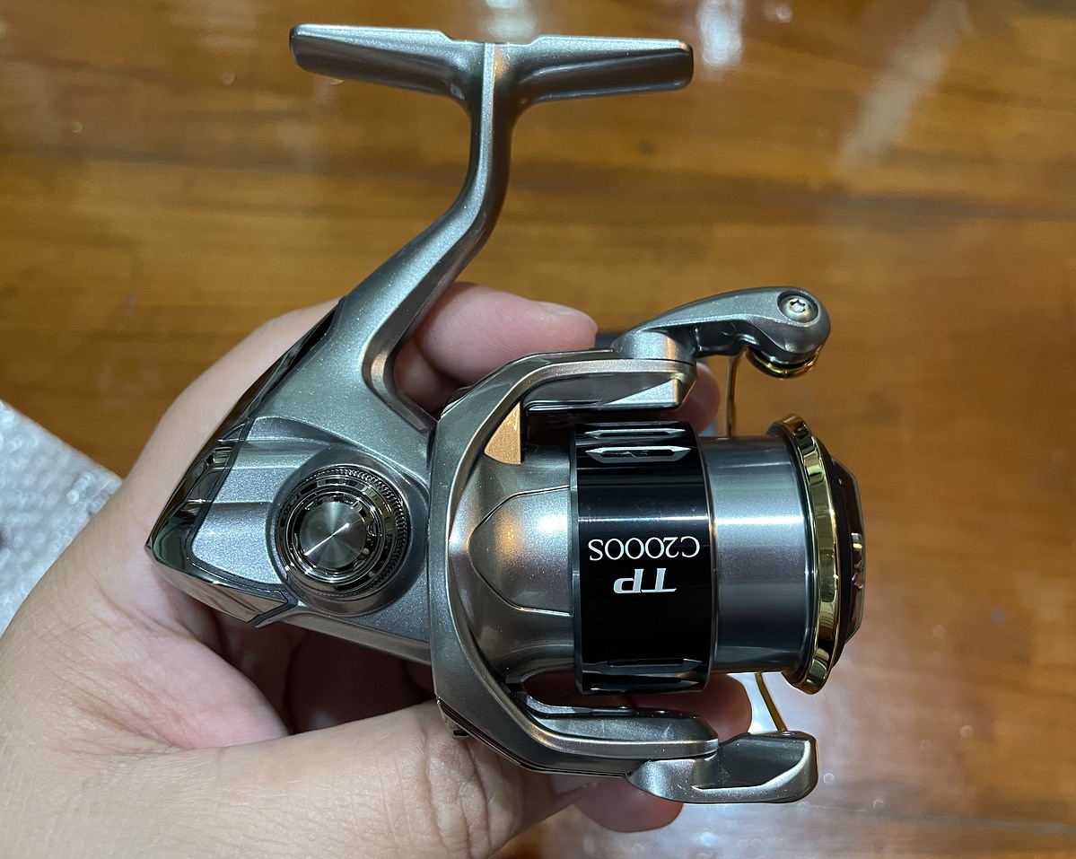 ขายรอกShimano 15 Twinpower C2000HGS