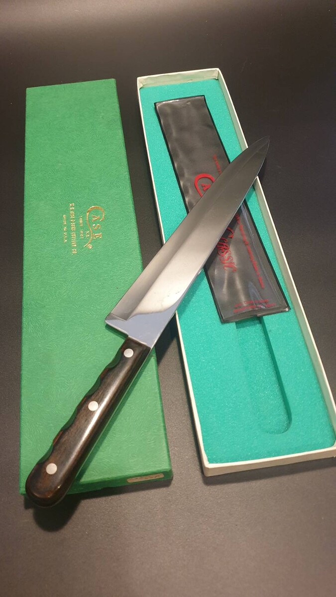 3.มีด Chef's knife USA
ใบยาว  255  mm.      คมยาว  245  mm.
ใบกว้าง  45  mm.      สันหนา  2  mm.
