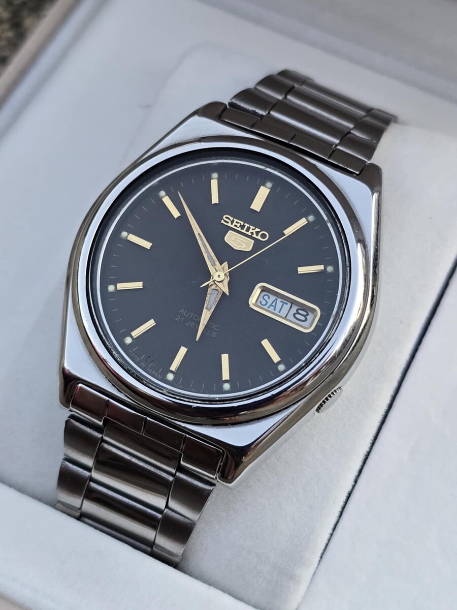 นาฬิกา Seiko 5​ Automatic กลไกลระบบเครื่อง 7009 หน้า​ดำด้าน 