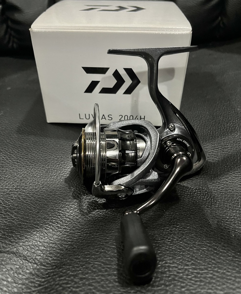 ~ € ~ รอกสปิ้น Daiwa Luvias 2004H ปี15   