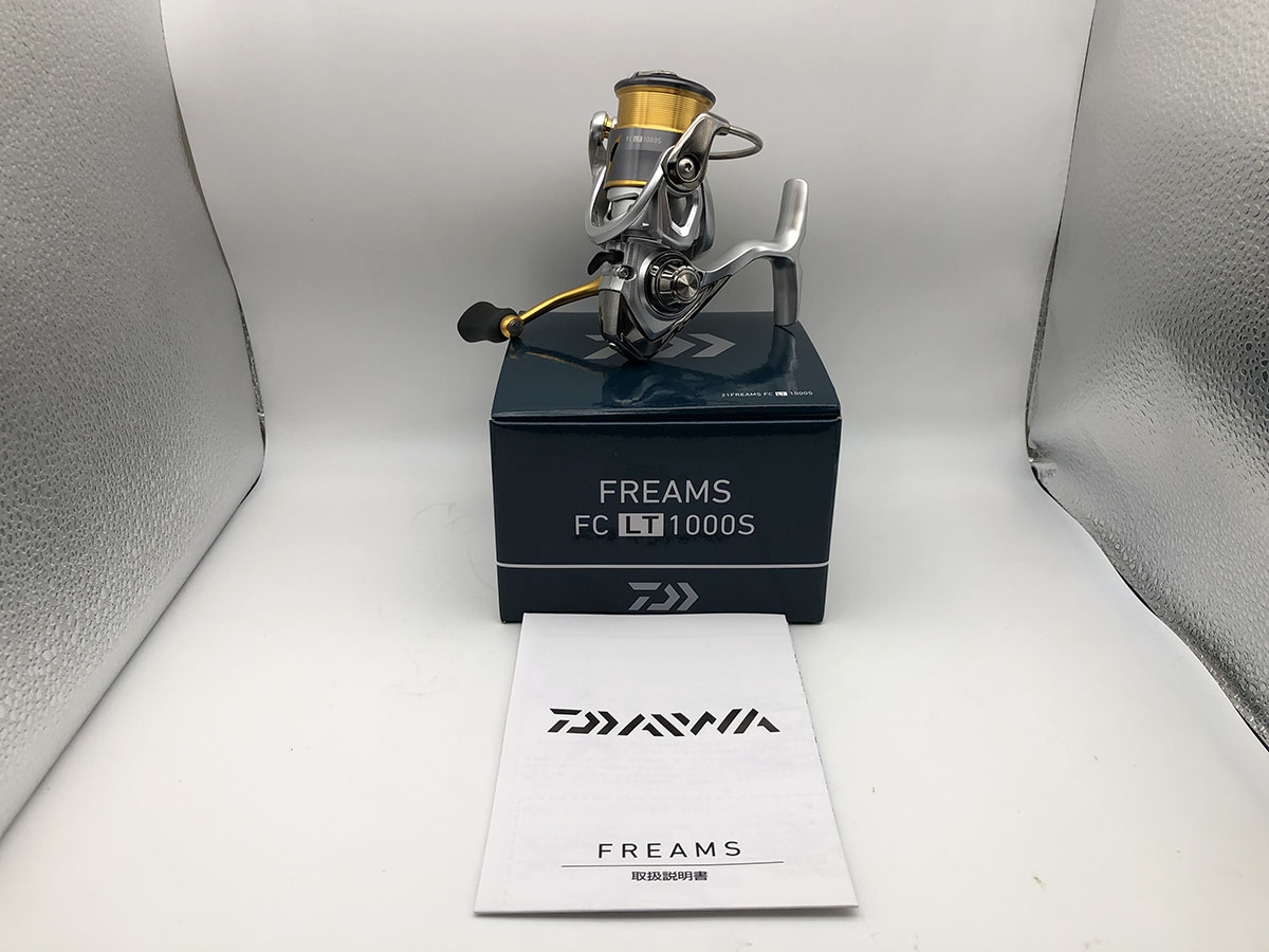 12. Daiwa FREAMS FC LT1000S รอกสวยมาก สปูนสวยไร้ริ้วรอย รอกสวยหมุนลื่นใช้งานปกติทุกระบบครับ พร้อมกล่